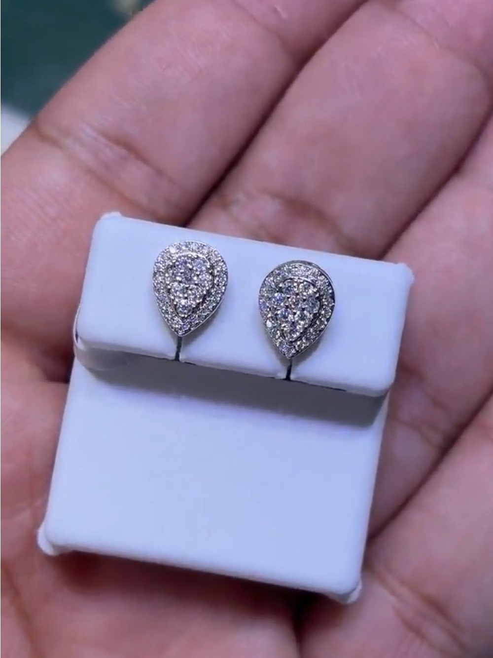 Pear Moissanite stud earings